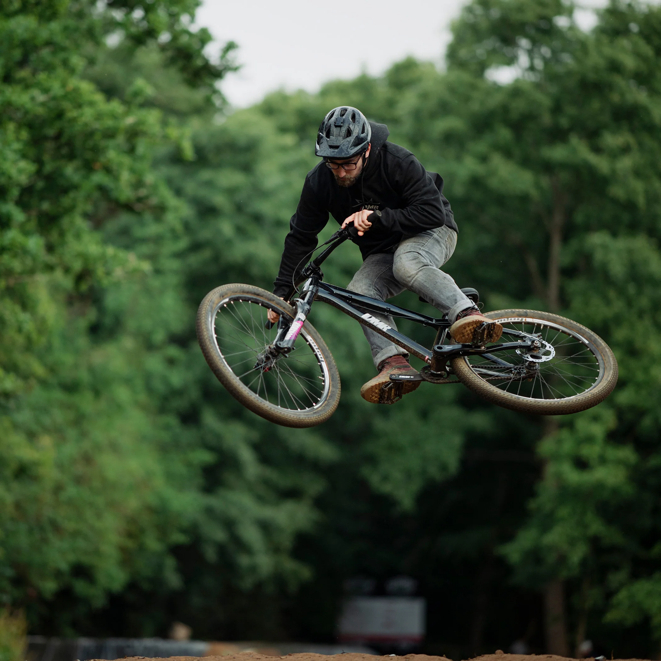 Bicicleta First Dirt Jump RHINUS competitive Frame VIOLETA ALUMÍNIO