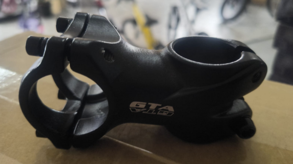 Suporte de guidão (mesa) GTA Alumínio preto 60 mm 7°  31.8