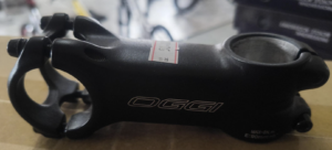 Suporte de guidão (mesa) OGGI Alumínio preto 90 mm +6°  8NM